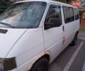 Белый Фольксваген Мультиван, объемом двигателя 2.4 л и пробегом 460 тыс. км за 3300 $, фото 3 на Automoto.ua