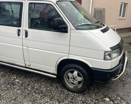 Белый Фольксваген Мультиван, объемом двигателя 2.46 л и пробегом 222 тыс. км за 4700 $, фото 1 на Automoto.ua