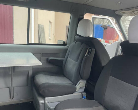 Белый Фольксваген Мультиван, объемом двигателя 2.46 л и пробегом 222 тыс. км за 4700 $, фото 13 на Automoto.ua