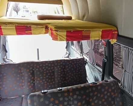 Белый Фольксваген Мультиван, объемом двигателя 2.4 л и пробегом 350 тыс. км за 3880 $, фото 6 на Automoto.ua