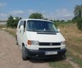 Белый Фольксваген Мультиван, объемом двигателя 1.9 л и пробегом 490 тыс. км за 7000 $, фото 1 на Automoto.ua