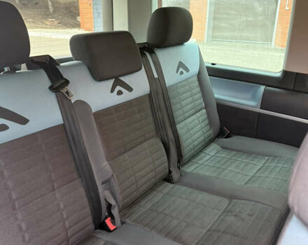 Белый Фольксваген Мультиван, объемом двигателя 1.9 л и пробегом 286 тыс. км за 10900 $, фото 6 на Automoto.ua