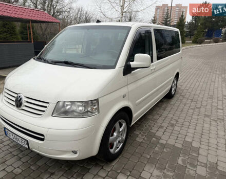 Белый Фольксваген Мультиван, объемом двигателя 1.9 л и пробегом 286 тыс. км за 10900 $, фото 1 на Automoto.ua