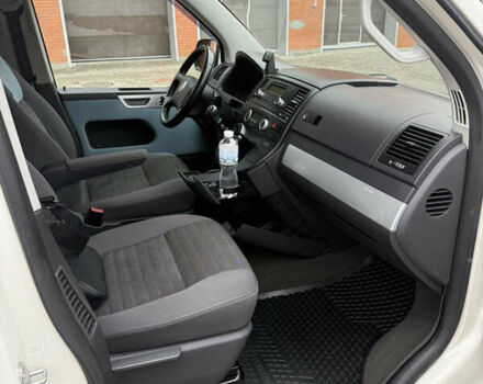 Белый Фольксваген Мультиван, объемом двигателя 1.9 л и пробегом 286 тыс. км за 10900 $, фото 5 на Automoto.ua