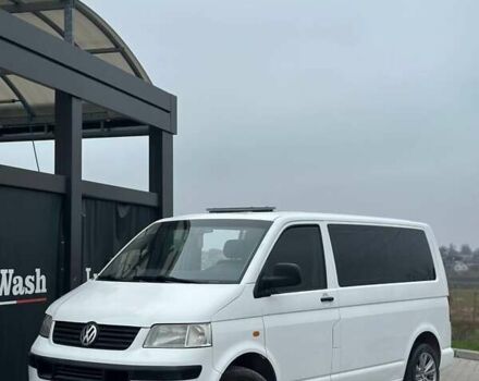 Белый Фольксваген Мультиван, объемом двигателя 1.9 л и пробегом 300 тыс. км за 6999 $, фото 1 на Automoto.ua