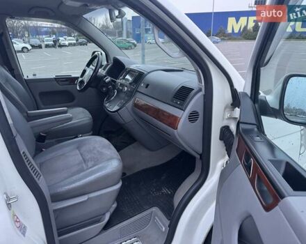 Білий Фольксваген Мультиван, об'ємом двигуна 2.46 л та пробігом 289 тис. км за 13500 $, фото 18 на Automoto.ua