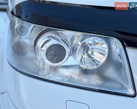 Белый Фольксваген Мультиван, объемом двигателя 2.5 л и пробегом 200 тыс. км за 13999 $, фото 10 на Automoto.ua