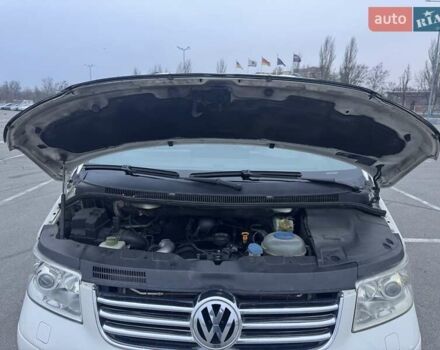 Білий Фольксваген Мультиван, об'ємом двигуна 2.46 л та пробігом 289 тис. км за 13500 $, фото 31 на Automoto.ua