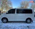 Белый Фольксваген Мультиван, объемом двигателя 2.5 л и пробегом 200 тыс. км за 13999 $, фото 3 на Automoto.ua
