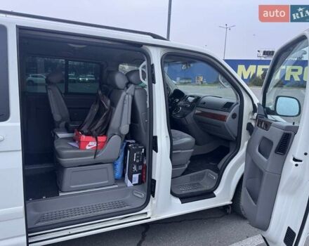 Білий Фольксваген Мультиван, об'ємом двигуна 2.46 л та пробігом 289 тис. км за 13500 $, фото 23 на Automoto.ua