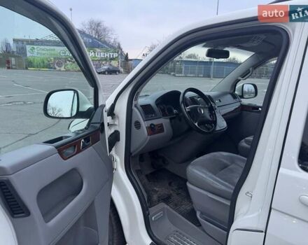 Білий Фольксваген Мультиван, об'ємом двигуна 2.46 л та пробігом 289 тис. км за 13500 $, фото 16 на Automoto.ua