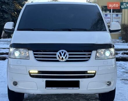 Белый Фольксваген Мультиван, объемом двигателя 2.5 л и пробегом 200 тыс. км за 13999 $, фото 55 на Automoto.ua