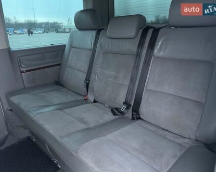 Білий Фольксваген Мультиван, об'ємом двигуна 2.46 л та пробігом 289 тис. км за 13500 $, фото 26 на Automoto.ua