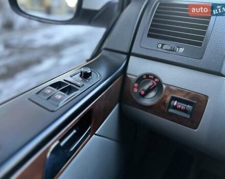 Белый Фольксваген Мультиван, объемом двигателя 2.5 л и пробегом 200 тыс. км за 13999 $, фото 50 на Automoto.ua