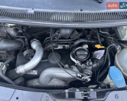 Білий Фольксваген Мультиван, об'ємом двигуна 2.46 л та пробігом 289 тис. км за 13500 $, фото 30 на Automoto.ua