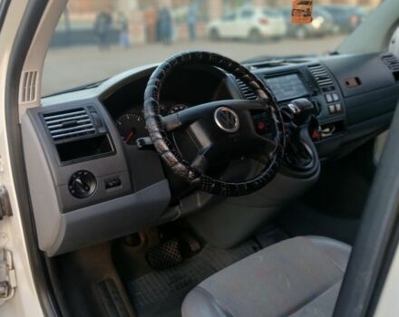 Фольксваген Мультиван 2008 в Нежине на Automoto.ua Белый Фольксваген Мультиван, объемом двигателя 2.5 л и пробегом 330 тыс. км за 10000 $, фото 7 на Automoto.ua