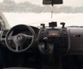 Белый Фольксваген Мультиван, объемом двигателя 2 л и пробегом 437 тыс. км за 13456 $, фото 4 на Automoto.ua