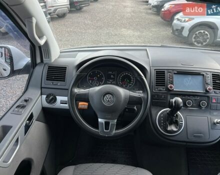 Білий Фольксваген Мультиван, об'ємом двигуна 1.98 л та пробігом 310 тис. км за 17999 $, фото 11 на Automoto.ua