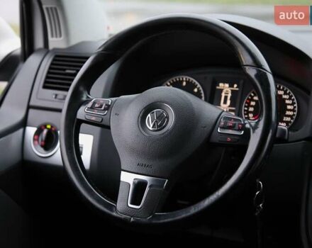 Белый Фольксваген Мультиван, объемом двигателя 1.98 л и пробегом 302 тыс. км за 23700 $, фото 13 на Automoto.ua