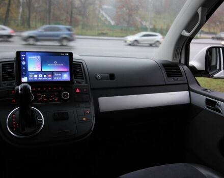 Белый Фольксваген Мультиван, объемом двигателя 2 л и пробегом 302 тыс. км за 23700 $, фото 12 на Automoto.ua