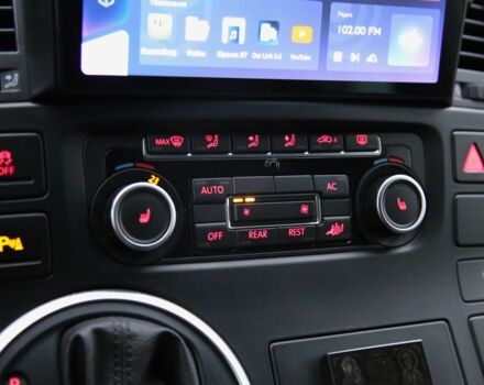 Белый Фольксваген Мультиван, объемом двигателя 2 л и пробегом 302 тыс. км за 23700 $, фото 19 на Automoto.ua