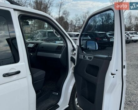 Білий Фольксваген Мультиван, об'ємом двигуна 1.98 л та пробігом 310 тис. км за 17999 $, фото 13 на Automoto.ua