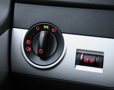 Белый Фольксваген Мультиван, объемом двигателя 2 л и пробегом 302 тыс. км за 23700 $, фото 21 на Automoto.ua