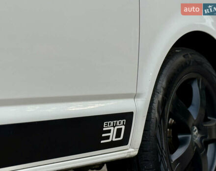 Белый Фольксваген Мультиван, объемом двигателя 1.97 л и пробегом 313 тыс. км за 26200 $, фото 23 на Automoto.ua