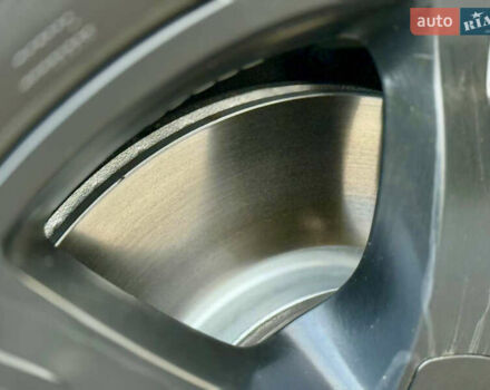 Белый Фольксваген Мультиван, объемом двигателя 1.97 л и пробегом 313 тыс. км за 26200 $, фото 3 на Automoto.ua