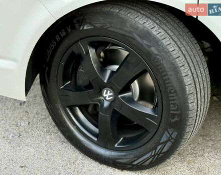 Белый Фольксваген Мультиван, объемом двигателя 1.97 л и пробегом 313 тыс. км за 26200 $, фото 4 на Automoto.ua