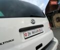 Білий Фольксваген Мультиван, об'ємом двигуна 2 л та пробігом 223 тис. км за 19999 $, фото 87 на Automoto.ua