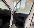 Білий Фольксваген Мультиван, об'ємом двигуна 1.98 л та пробігом 223 тис. км за 18999 $, фото 32 на Automoto.ua
