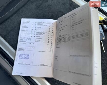 Белый Фольксваген Мультиван, объемом двигателя 2 л и пробегом 280 тыс. км за 22900 $, фото 75 на Automoto.ua