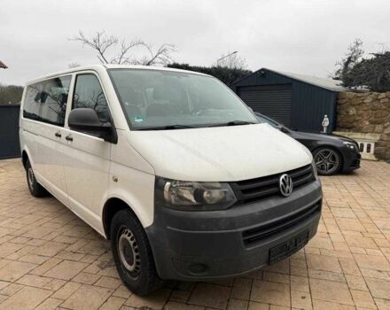 Белый Фольксваген Мультиван, объемом двигателя 2 л и пробегом 197 тыс. км за 7400 $, фото 5 на Automoto.ua