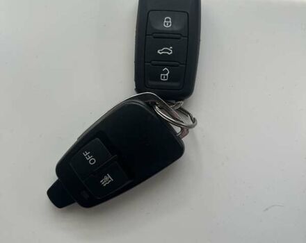 Белый Фольксваген Мультиван, объемом двигателя 2 л и пробегом 190 тыс. км за 26100 $, фото 13 на Automoto.ua