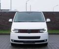 Белый Фольксваген Мультиван, объемом двигателя 2 л и пробегом 175 тыс. км за 9700 $, фото 1 на Automoto.ua
