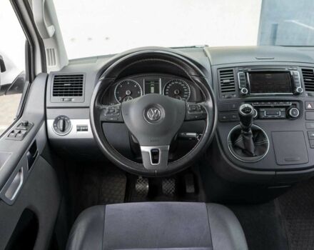 Белый Фольксваген Мультиван, объемом двигателя 2 л и пробегом 175 тыс. км за 9700 $, фото 10 на Automoto.ua