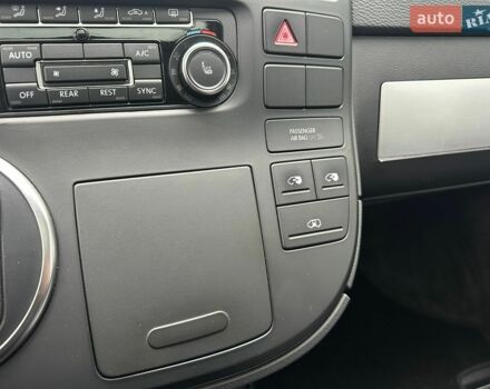 Білий Фольксваген Мультиван, об'ємом двигуна 1.98 л та пробігом 207 тис. км за 28900 $, фото 166 на Automoto.ua