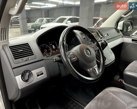 Белый Фольксваген Мультиван, объемом двигателя 1.97 л и пробегом 224 тыс. км за 35000 $, фото 11 на Automoto.ua