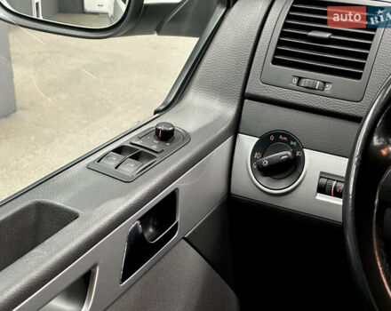 Белый Фольксваген Мультиван, объемом двигателя 1.97 л и пробегом 224 тыс. км за 35000 $, фото 26 на Automoto.ua