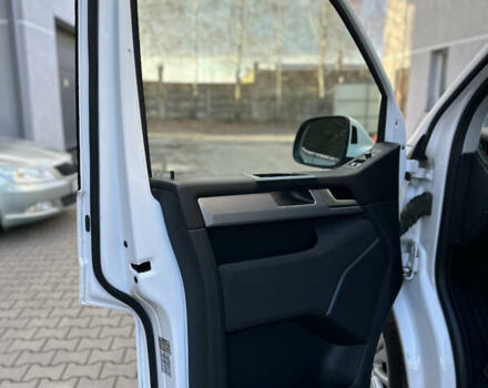 Белый Фольксваген Мультиван, объемом двигателя 2 л и пробегом 230 тыс. км за 36900 $, фото 12 на Automoto.ua