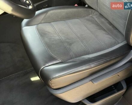 Белый Фольксваген Мультиван, объемом двигателя 1.98 л и пробегом 225 тыс. км за 34999 $, фото 21 на Automoto.ua