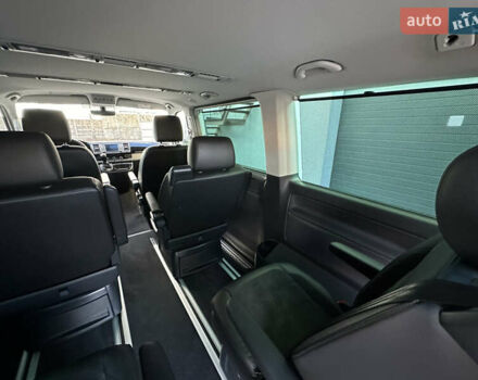 Белый Фольксваген Мультиван, объемом двигателя 2 л и пробегом 230 тыс. км за 36900 $, фото 23 на Automoto.ua