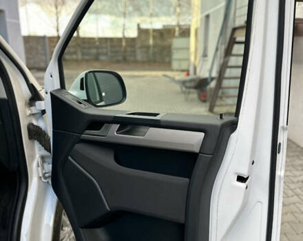 Белый Фольксваген Мультиван, объемом двигателя 2 л и пробегом 230 тыс. км за 36900 $, фото 27 на Automoto.ua