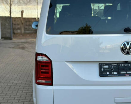 Белый Фольксваген Мультиван, объемом двигателя 2 л и пробегом 230 тыс. км за 36900 $, фото 9 на Automoto.ua