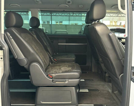 Белый Фольксваген Мультиван, объемом двигателя 2 л и пробегом 230 тыс. км за 36900 $, фото 24 на Automoto.ua