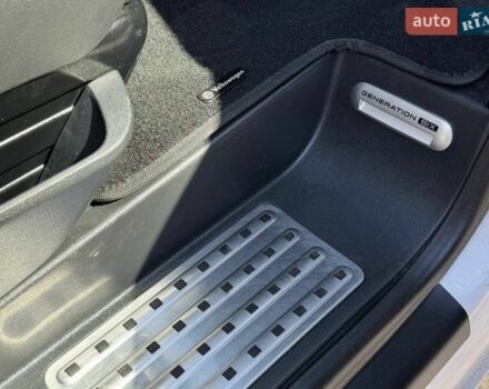 Білий Фольксваген Мультиван, об'ємом двигуна 1.97 л та пробігом 359 тис. км за 28000 $, фото 42 на Automoto.ua