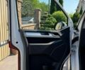 Белый Фольксваген Мультиван, объемом двигателя 2 л и пробегом 227 тыс. км за 38408 $, фото 18 на Automoto.ua