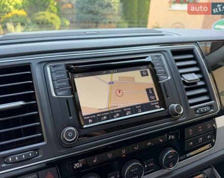 Белый Фольксваген Мультиван, объемом двигателя 2 л и пробегом 227 тыс. км за 38408 $, фото 37 на Automoto.ua