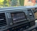 Білий Фольксваген Мультиван, об'ємом двигуна 2 л та пробігом 227 тис. км за 39372 $, фото 32 на Automoto.ua